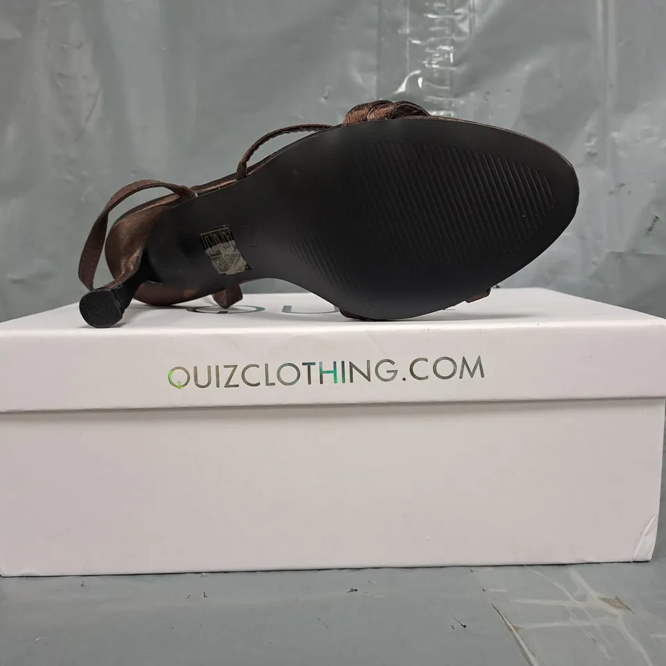 BOXED PAIR OF QUIZ OPEN TOE HEELED STRAPPY SANDALS IN CHOCOLATE SIZE 3