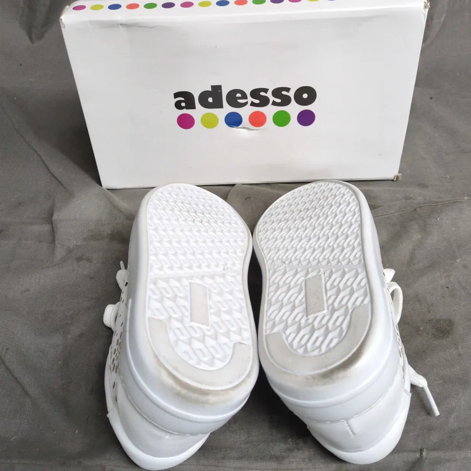 ADESSO WHITE FLORAL PERFORATED SNEAKERS – WOMEN SIZE 39