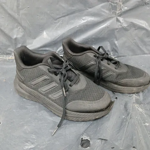 UNBOXED PAIR OF ADIDAS PLRPATH TRAINERS BLACK - UK 5.5