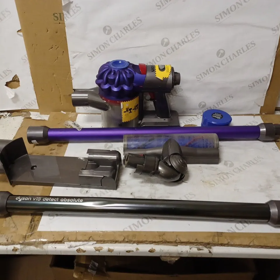 DYSON HOOVER V8