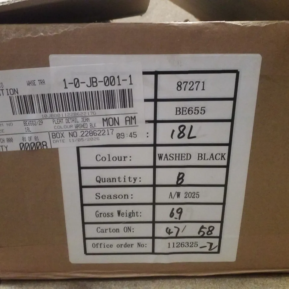 BOX CONTAINING APPROXIMATELY 8 BRAND NEW SIMPLY BE WASHED BLACK PLEAT DETAIL JEANS - 18L