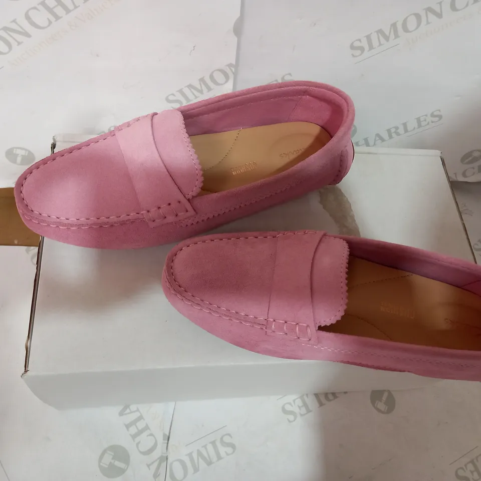 BOXED PAIR OF CLARKS PINK SEUDE LOAFERS - SIZE 4