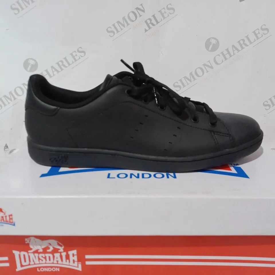 BOXED PAIR OF LONSDALE LEYTON LEATHER BLACK TRAINERS - 10