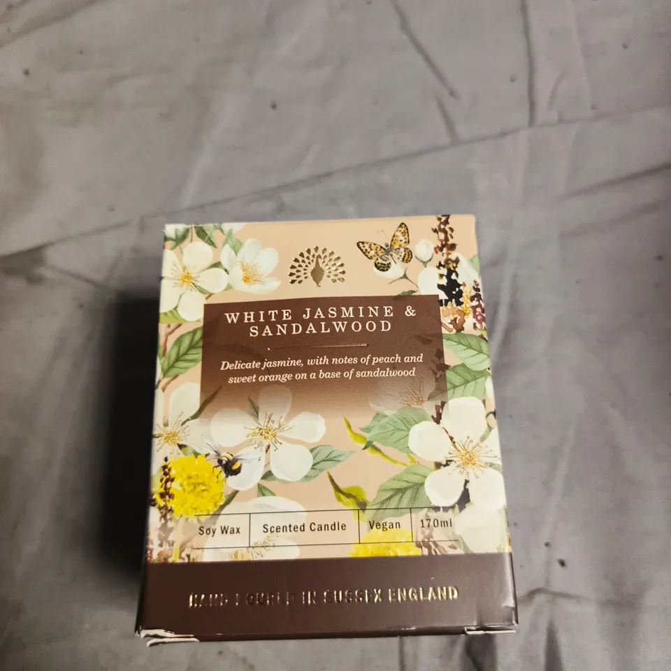 WHITE JASMINE & SANDALWOOD SCENTED SOY WAX CANDLE 