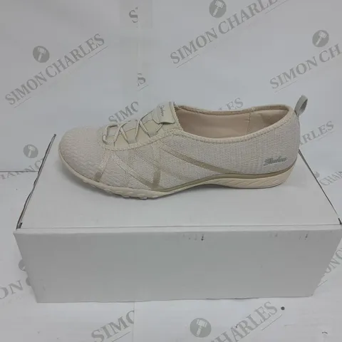 SKETCHERS BREATHE EASY TRAINER - NATURAL SIZE UK 7