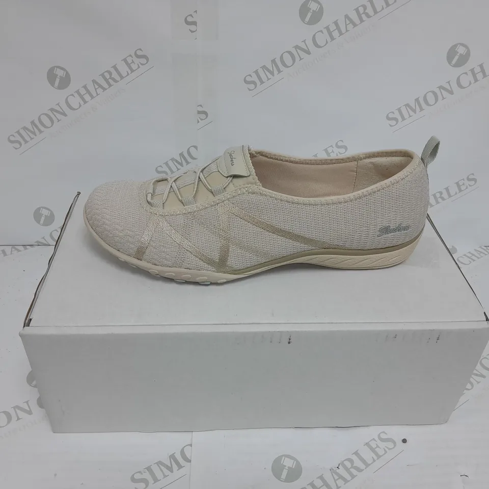 SKETCHERS BREATHE EASY TRAINER - NATURAL SIZE UK 7