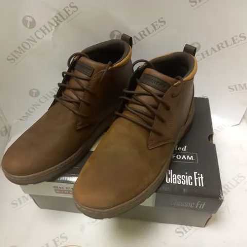 BOXED SKETCHERS STREETWEAR DARK OAK - SIZE 8