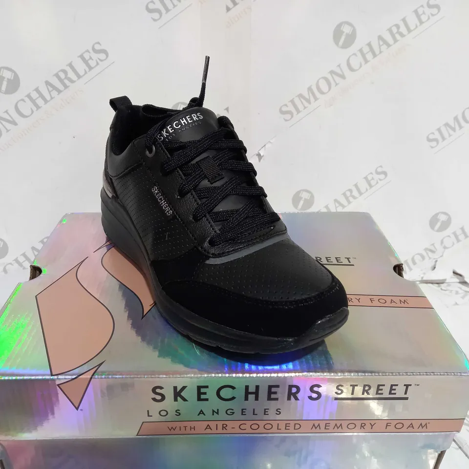 BOXED SKECHERS BILLION TRAINERS, BLACK - SIZE 4