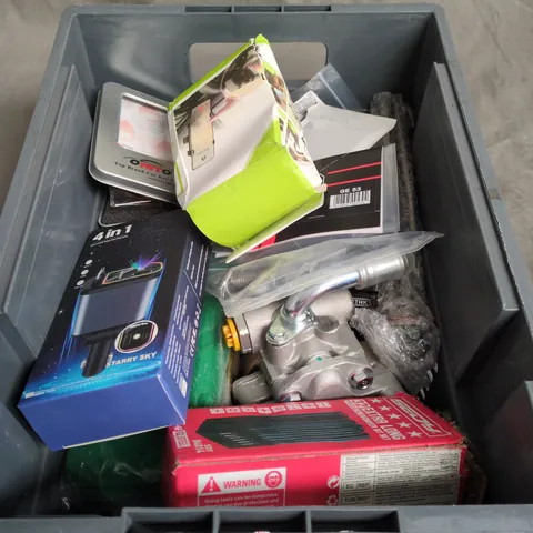 APPROXIMATELY 8 ASSORTED VEHICLE PARTS & ACCESSORIES