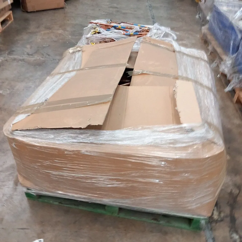 LARGE QUANTITY OF COPPER PIPES 80CM WITH O2 VALVES
