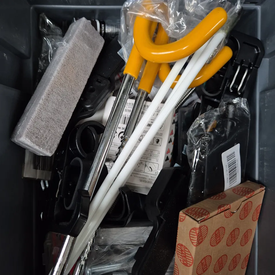 APPROXIMATELY 20 ASSORTED HOUSEHOLD PRODUCTS TO INCLUDE LAWN REPAIR, CUTTING WHEEL, TOILET CLEANER ETC 