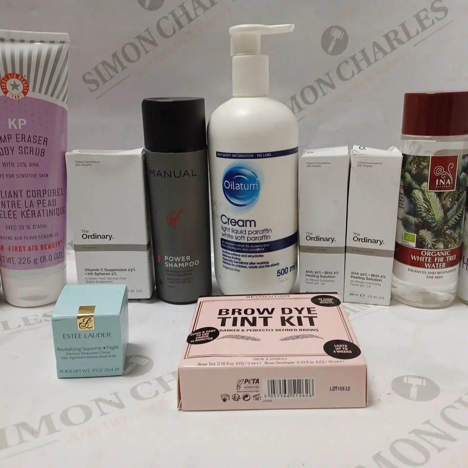 BOX OF APPROX 10 ASSORTED BEAUTY PRODUCTS TO INCLUDE BLEACH I SAW RED COLOUR CREAM, MANUAL POWER SHAMPOO, THE ORDINARY PEELING SOLUTION, ETC 