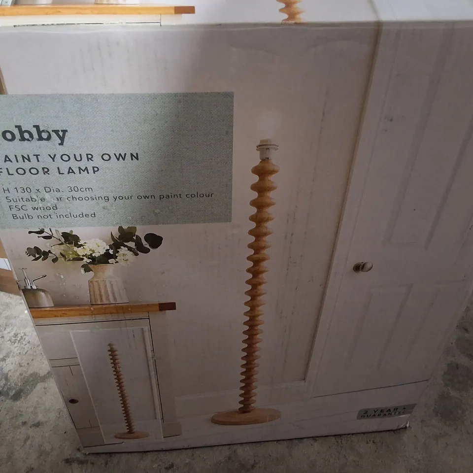 BOXED BOBBY PAINT YOUR OWN FLOOR LAMP – DIY KIT