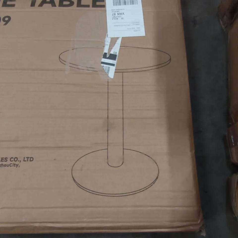  BOXED LIVING AND HOME COFFEE TABLE