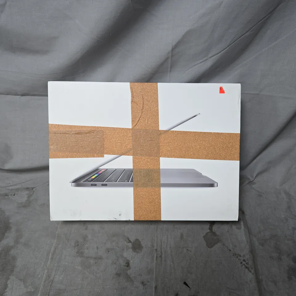 APPLE MACBOOK PRO LAPTOP – SILVER, BOXED. NO ACCESSORIES