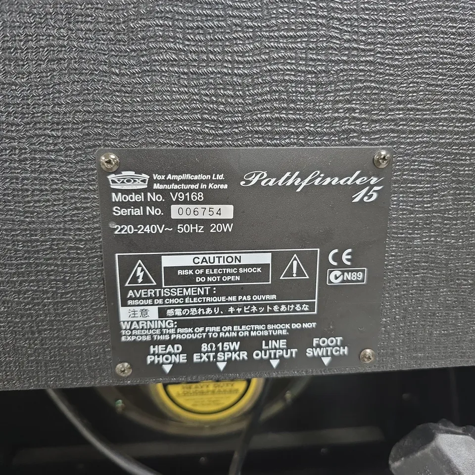 VOX PATHFINDER 15 GUITAR AMPLIFIER COMBO – 15W, 220-240V