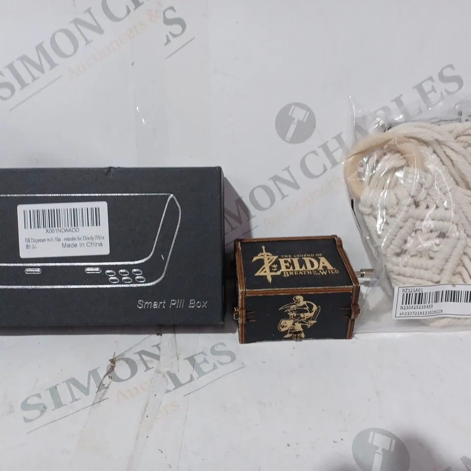 APPROXIMATELY 10 ASSORTED HOUSEHOLD ITEMS TO INCLUDE SMART PILL BOX, LEGEND OF ZELDA BREATH OF THE WILD MUSIC BOX, ETC