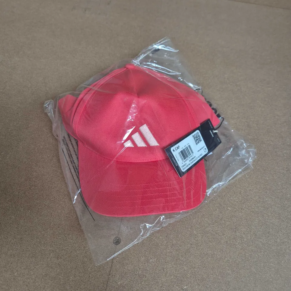BAGGED ADIDAS KIDS CAP IN BRIGHT PINK