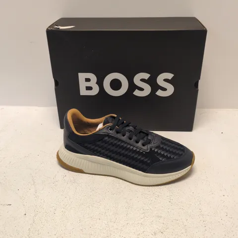 HUGO BOSS SNEAKERS – BLACK WOVEN UPPER, GUM SOLE (EU 40)