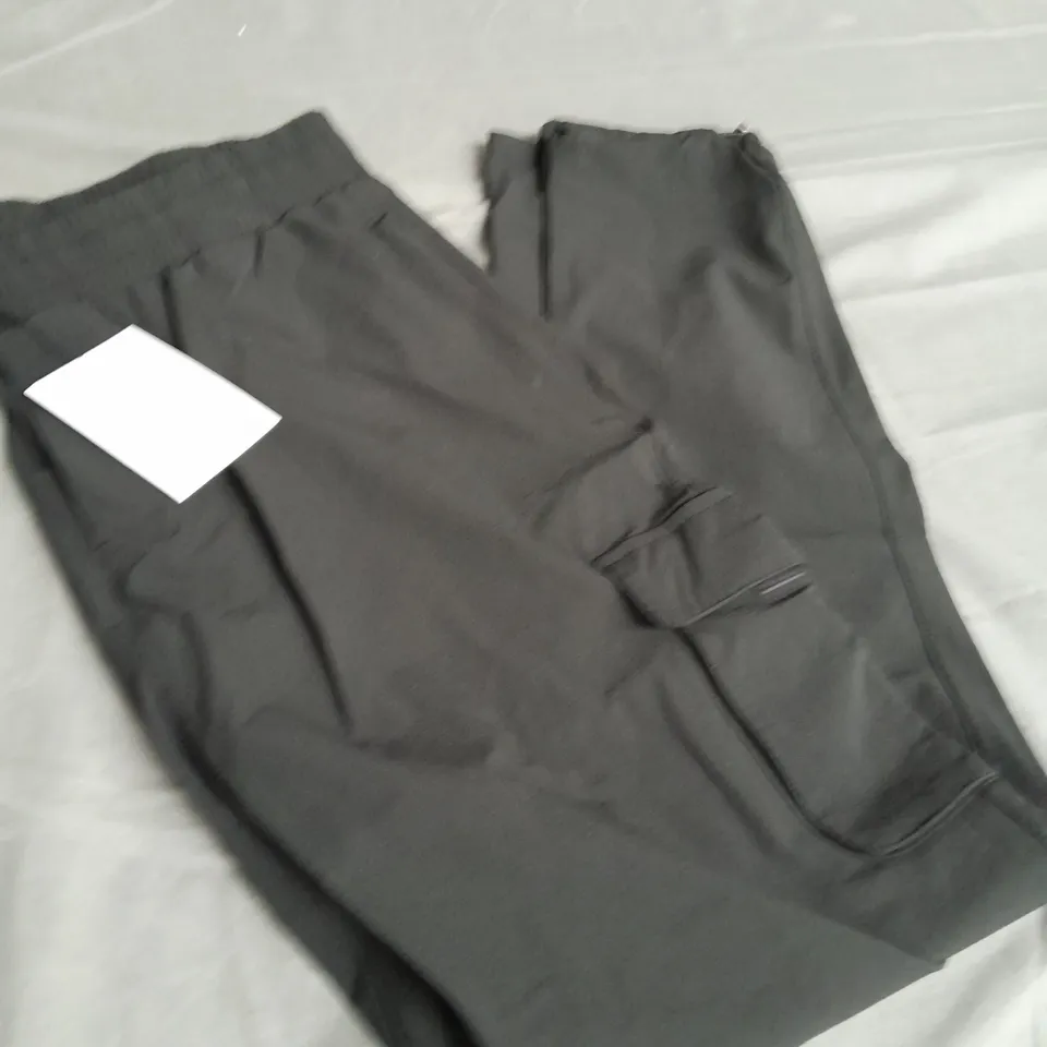 ARNE BLACK UTILITY CARGO PANT SIZE XL
