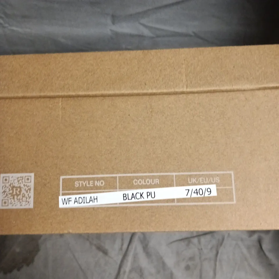 RAID LONDON ADILAH BLACK PU BOOTS – UK 7 (EU 40)