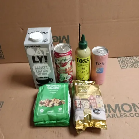 APPROXIMATELY 15 ASSORTED FOOD AND DRINK ITEMS TO INCLUDE - MIXED NUTS AND RAISINS, TRIP CALM DRINK AND RINGTONS GOLD TERA BAGS