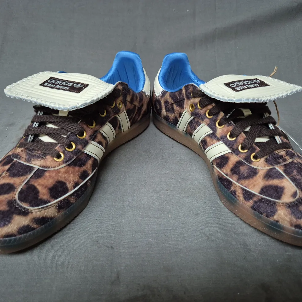 BOXED PAIR OF ADIDAS WALES BONNER PONY LEO SAMBA SHOES IN ANIMAL PRINT/CREAM UK SIZE 6