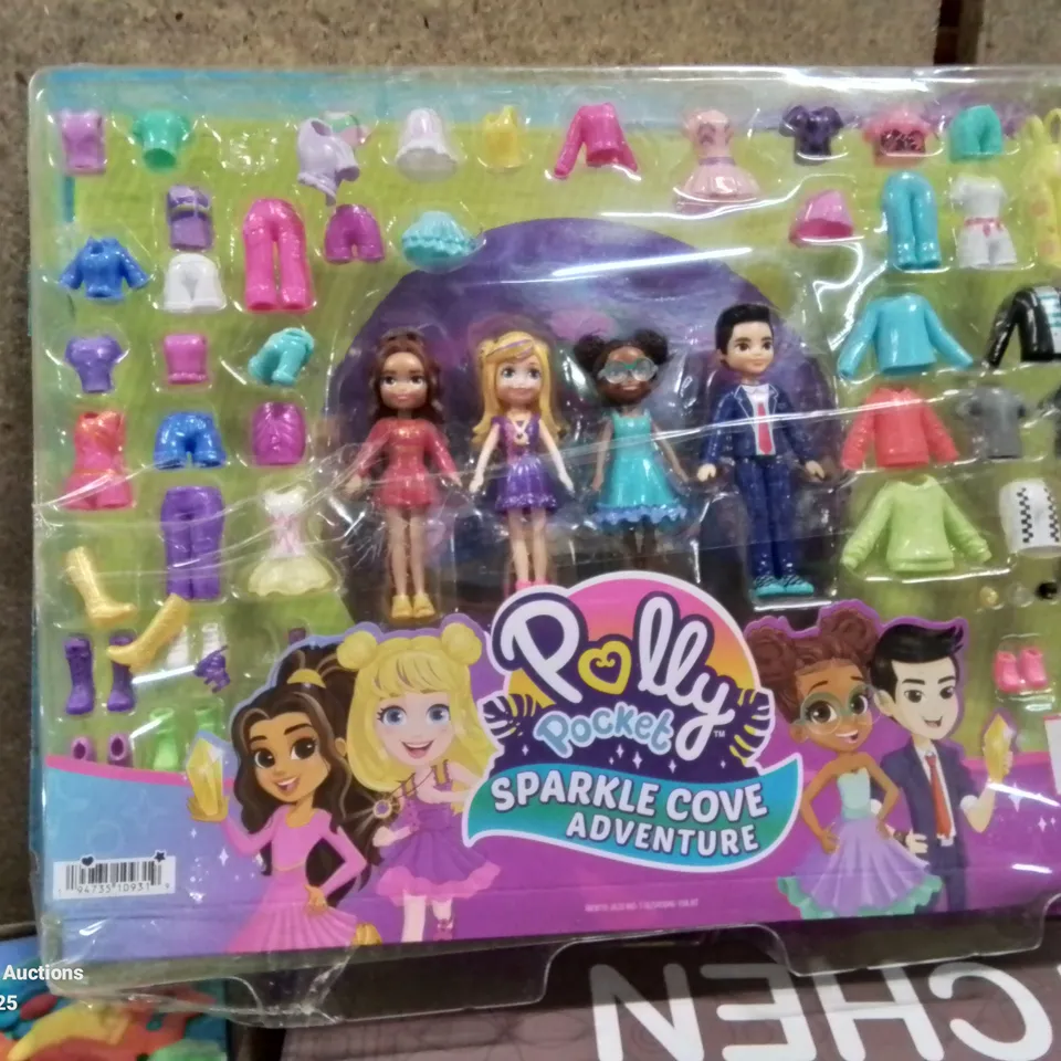 BOX OF APPROXIMATELY 10 KIDS BOXED TOYS TO INCLUDE: DRESS UP SETS, OUTFOXED GAME, OPERATION, KITCHEN PLAT SET ETC.