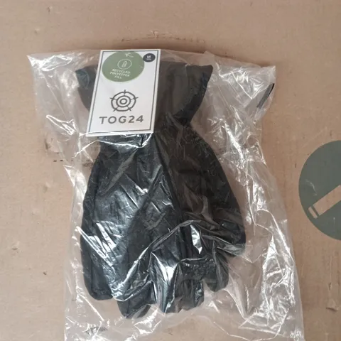 BAGGED TOG24 GLOVES IN BLACK SIZE MEDIUM