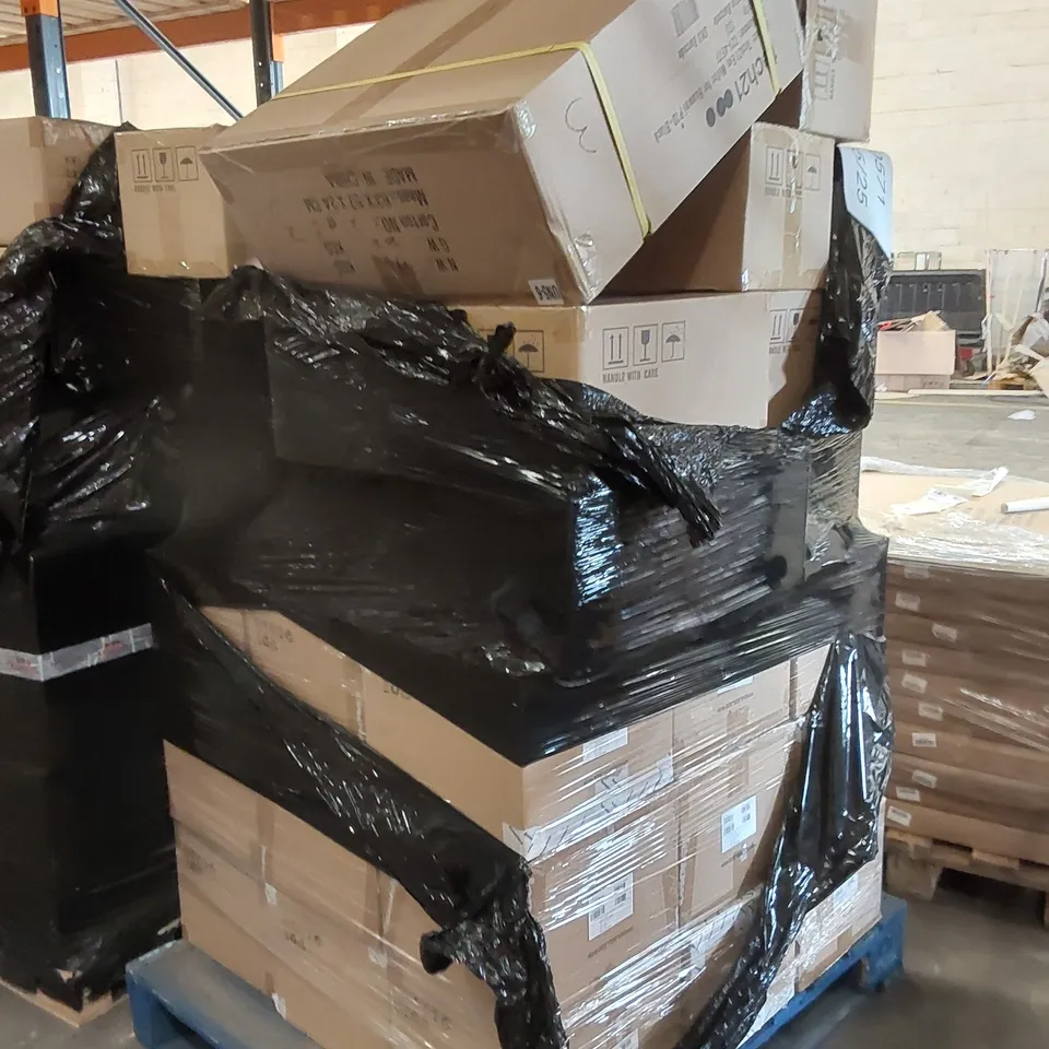 PALLET TO CONTAIN A LARGE QUANTITY OF BRAND NEW PHONE CASES AND TABLET CASES - SIZES, COLOURS AND MODELS VARY