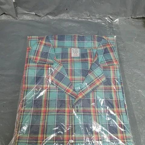 BOX OF APPROXIMATELY 20 CHECK NIGHT SHIRTS IN GREEN SIZE M