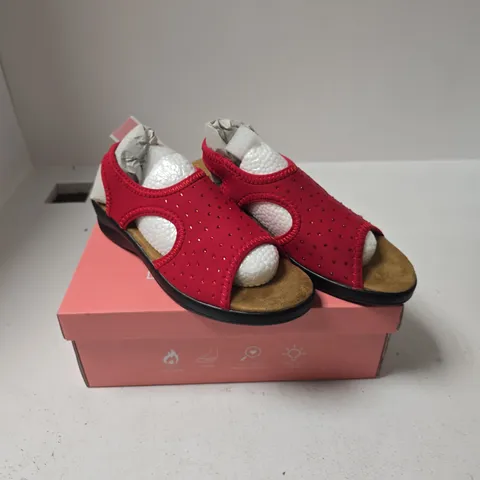 DR LIGHTFOOT JENNY RED SANDALS β UK 4