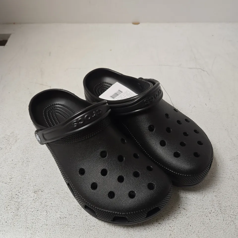 CROCS CLASSIC BLACK CLOGS - 7