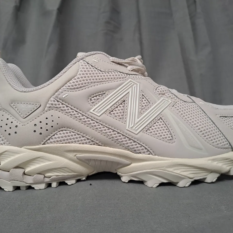 BOXED PAIR OF NEW BALANCE 610 SHOES IN BEIGE UK SIZE 10.5