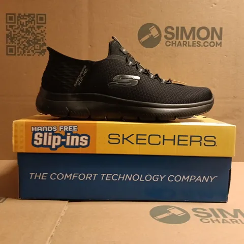 BOXED PAIR OF SKECHERS SLIP-INS TRAINERS IN BLACK SIZE UK 10