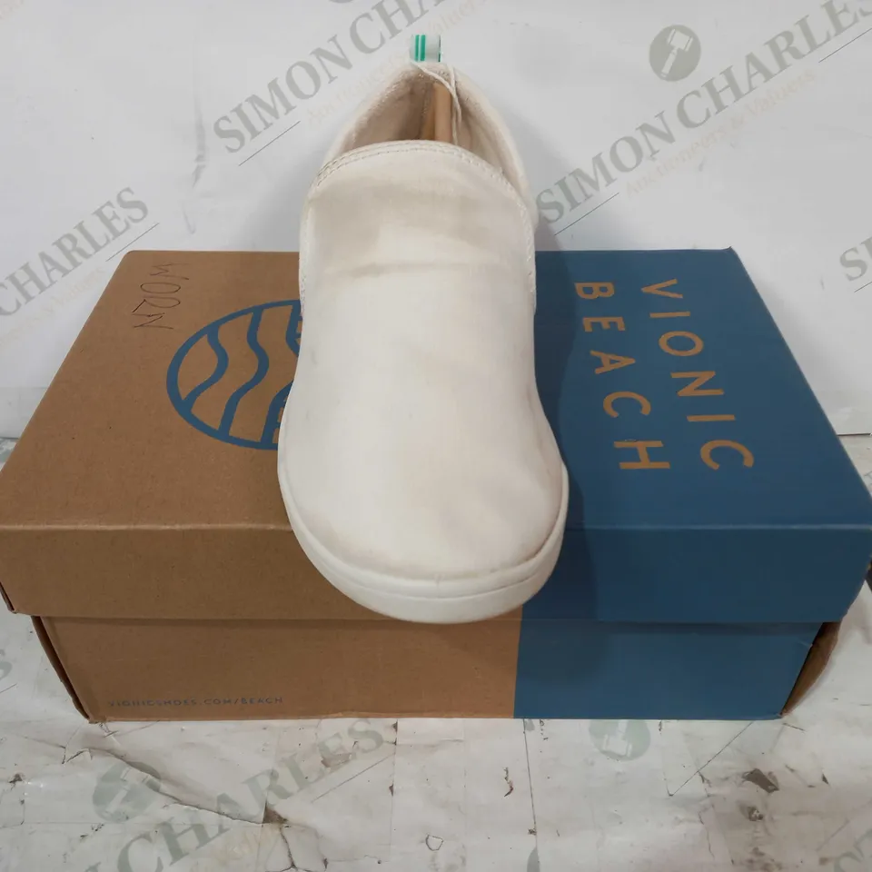 VIONIC VENICE MARSHALL CANVAS SLIP ON SHOES IN WHITE UK SIZE 7