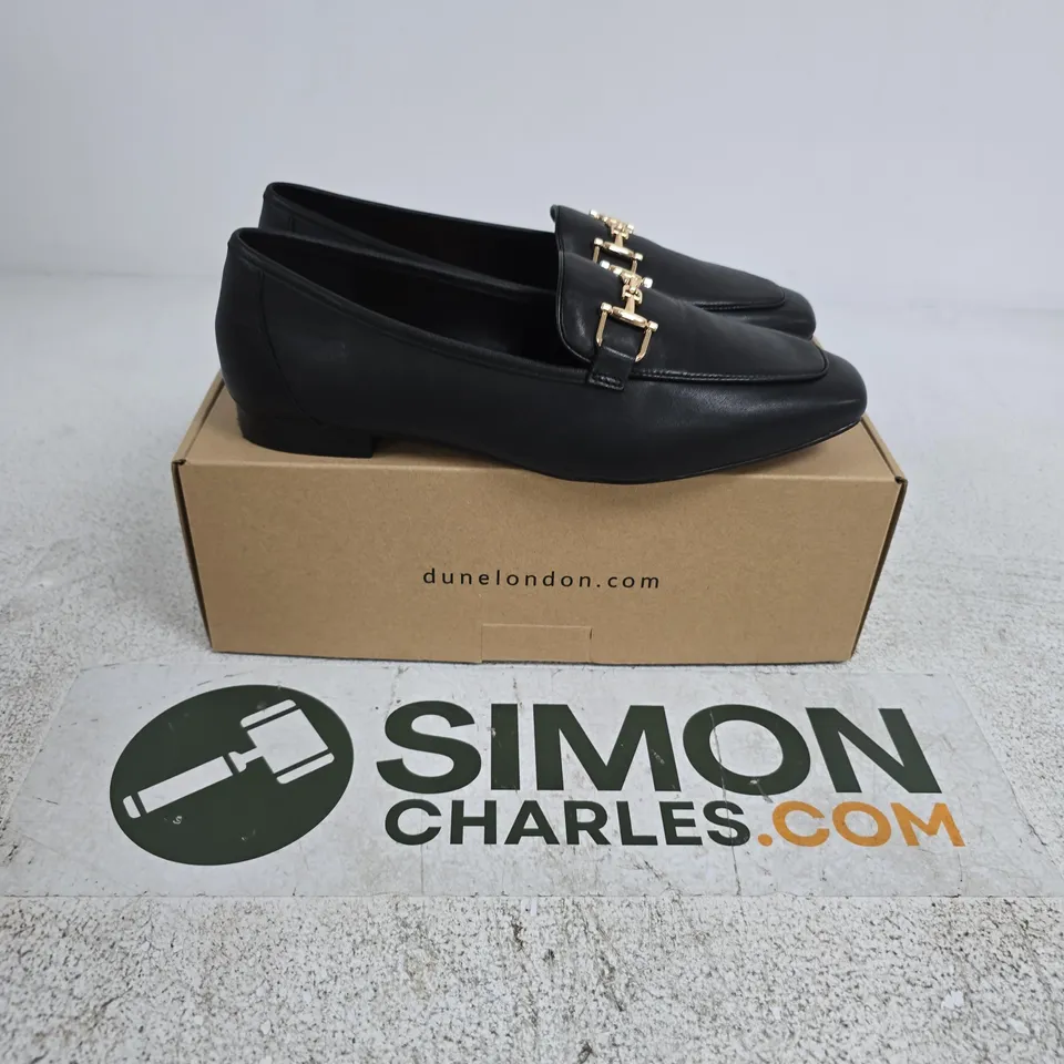 BOXED PAIR OF DUNE BRANDED SNAFFLE TRIM SHOES IN BLACK LEATHER - SIZE 7