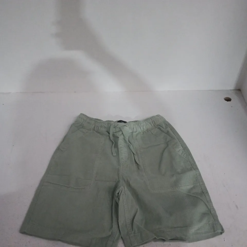 FINISTERRE MEN'S OLIVE GREEN SHORTS, UK 34 – MADE IN TÜRKIYE