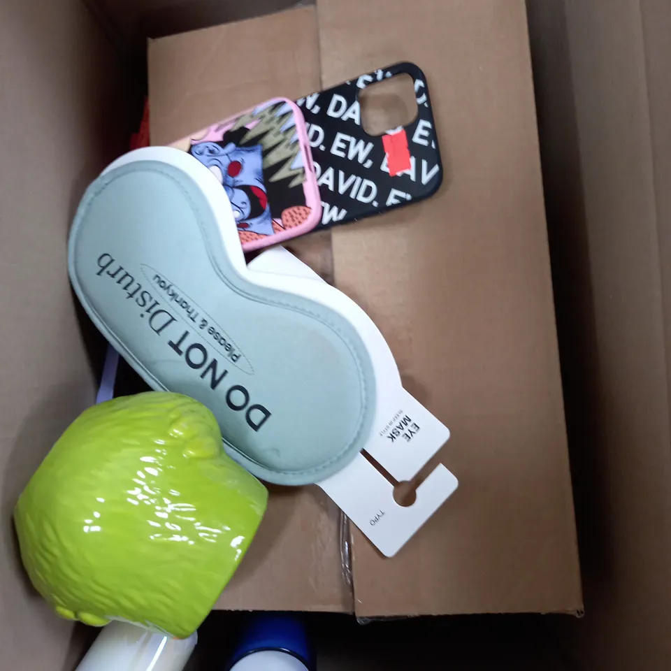 BOX OF APPROXIMATELY 15 ASSORTED ITEMS TO INCLUDE EYE MASK, PHONE CASES, GRINCH CUP ETC