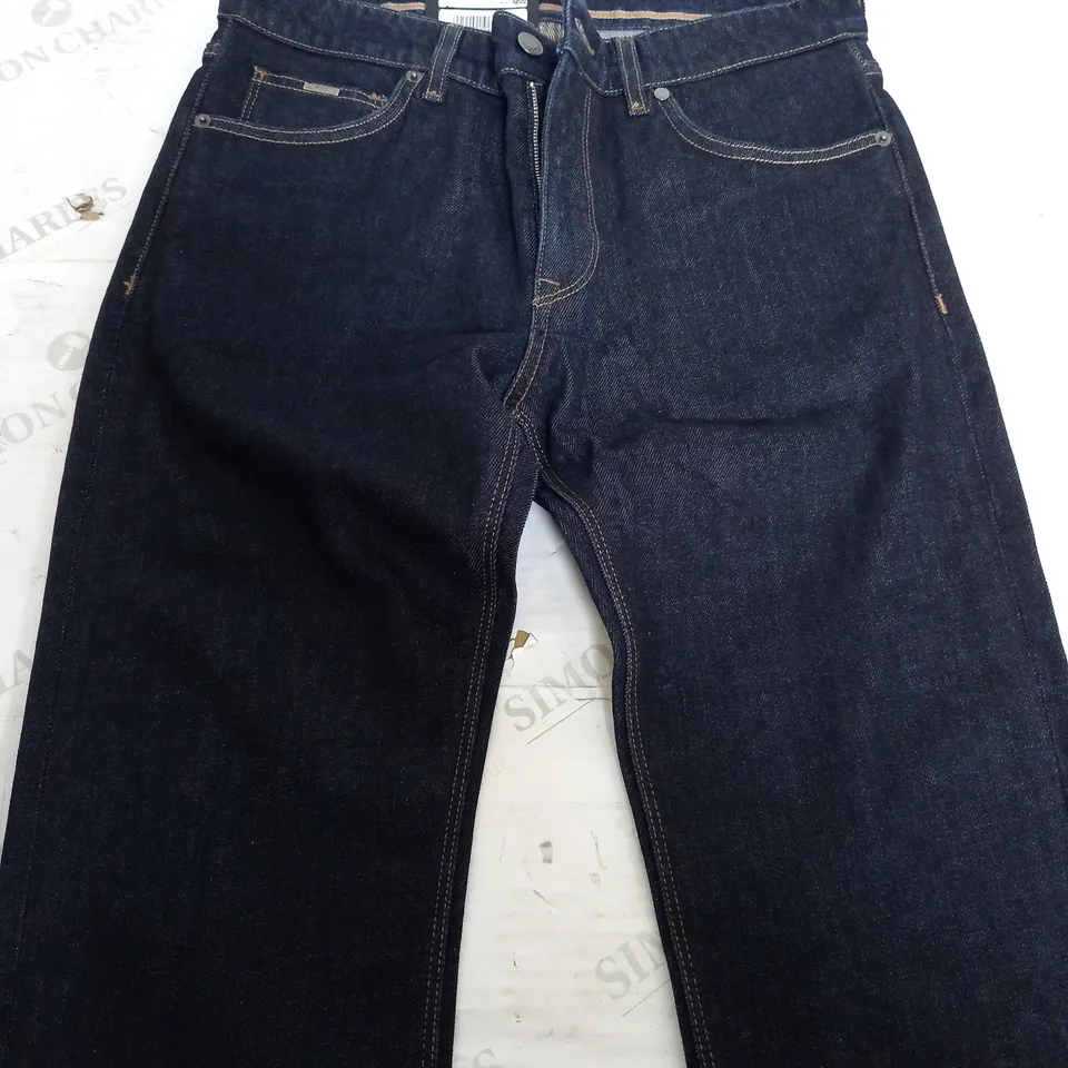 HUGO BOSS REGULAR FIT DARK DENIM JEANS - 30W 32L