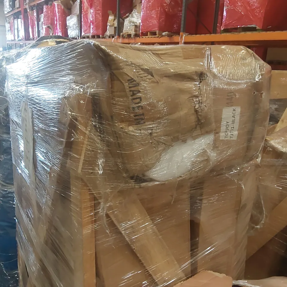 PALLET CONTAINING APPROXIMATELY 10x MIXED PUNCH BAGS