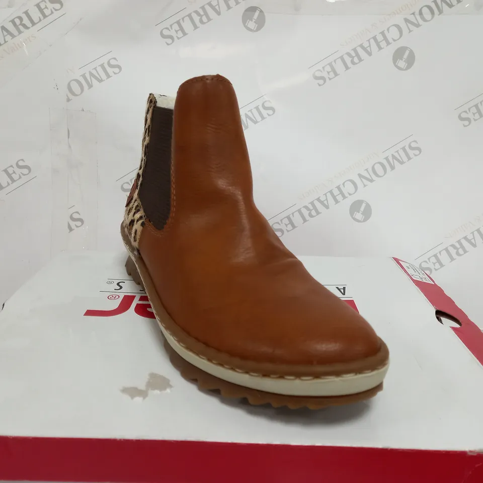 BOXED RIEKER CHELSEA BOOTS, TAN - SIZE 6