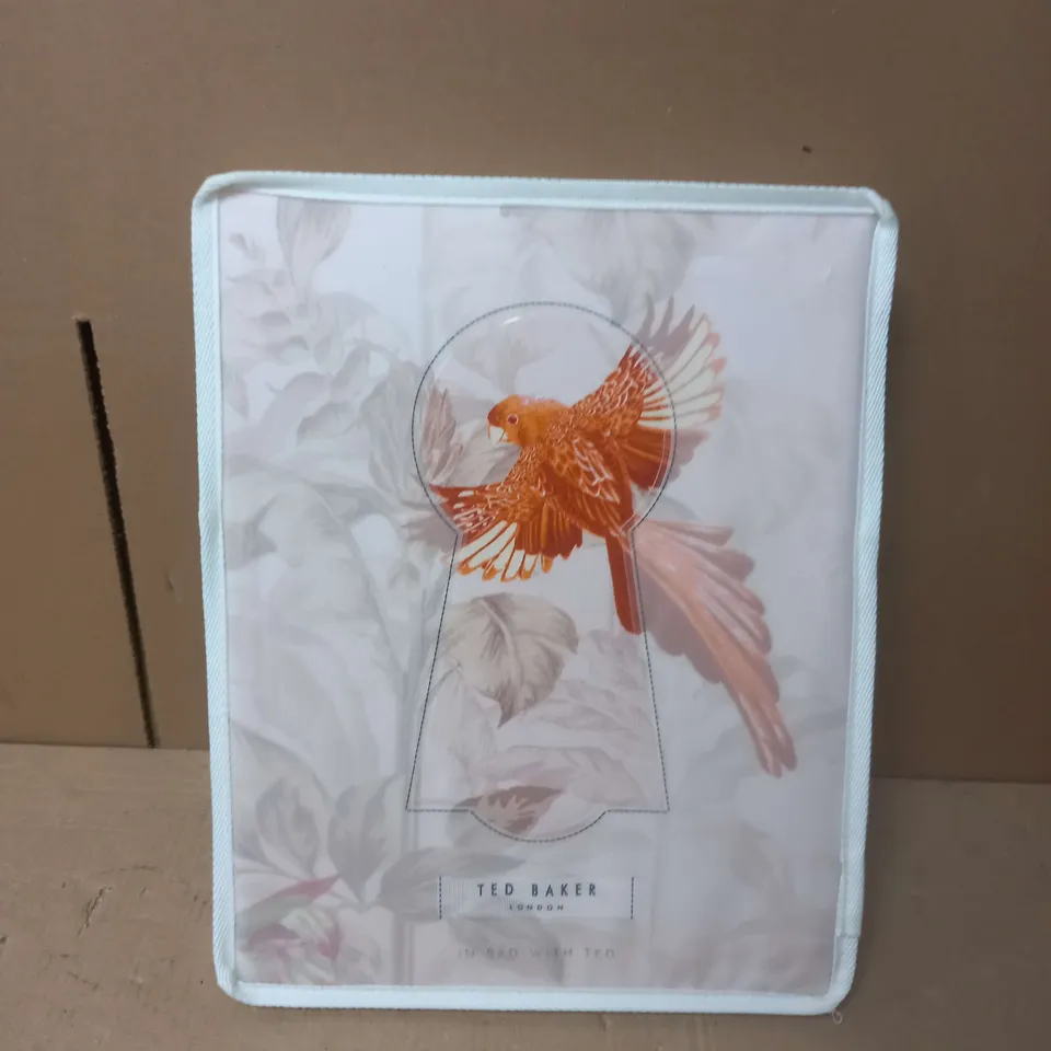 TED BAKER KING SIZE DUVET SET 