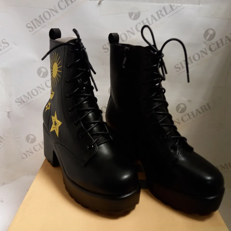 KOI VEGAN ASTRO STAR AND MOON CHUNKY BOOTS - BLACK SIZE 5