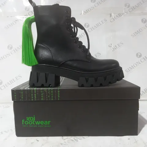 BRAND NEW BOXED PAIR OF KOI VEGAN LEATHER VITA THE INK OF FEAR HAIR BOOTS IN BLACK/GREEN UK SIZE 3