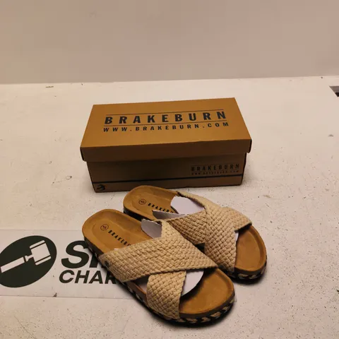 BRAKEBURN LENTHAY SANDAL – WOMEN'S CREAM, UK 4 (EU 37)