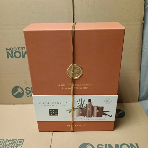RITUALS... SUEDE VANILLA LUXURY HOME GIFT SET TO INCLUDE CANDLE ETC