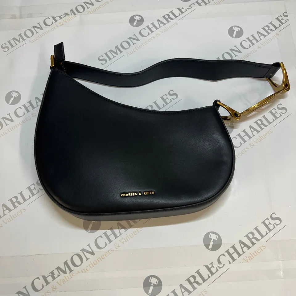 CHARLES & KEITH CURVED SHOULDER BAG IN BLACK SIZE S 