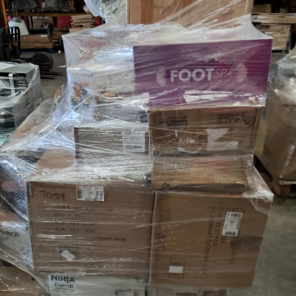PALLET OF APPROXIMATELY 20 UNPROCESSED RAW RETURN HOUSEHOLD AND ELECTRICAL GOODS TO INCLUDE;