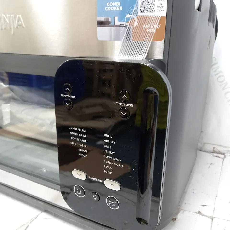 NINJA MULTIFUNCTION 14 IN 1 OVEN & AIR FRYER 
